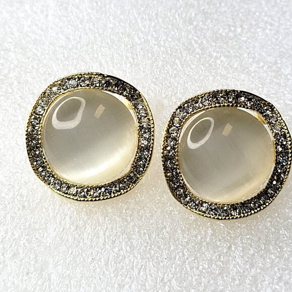 Small Crystal Dainty Earrings - Picture 4 of 7